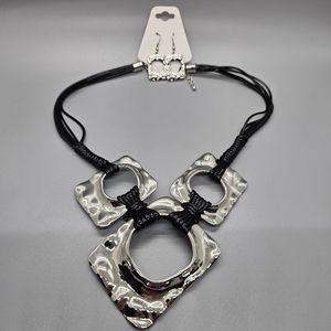 Fashion Jewerly Hammered Silver Corded Shapes Necklace & Earring Set